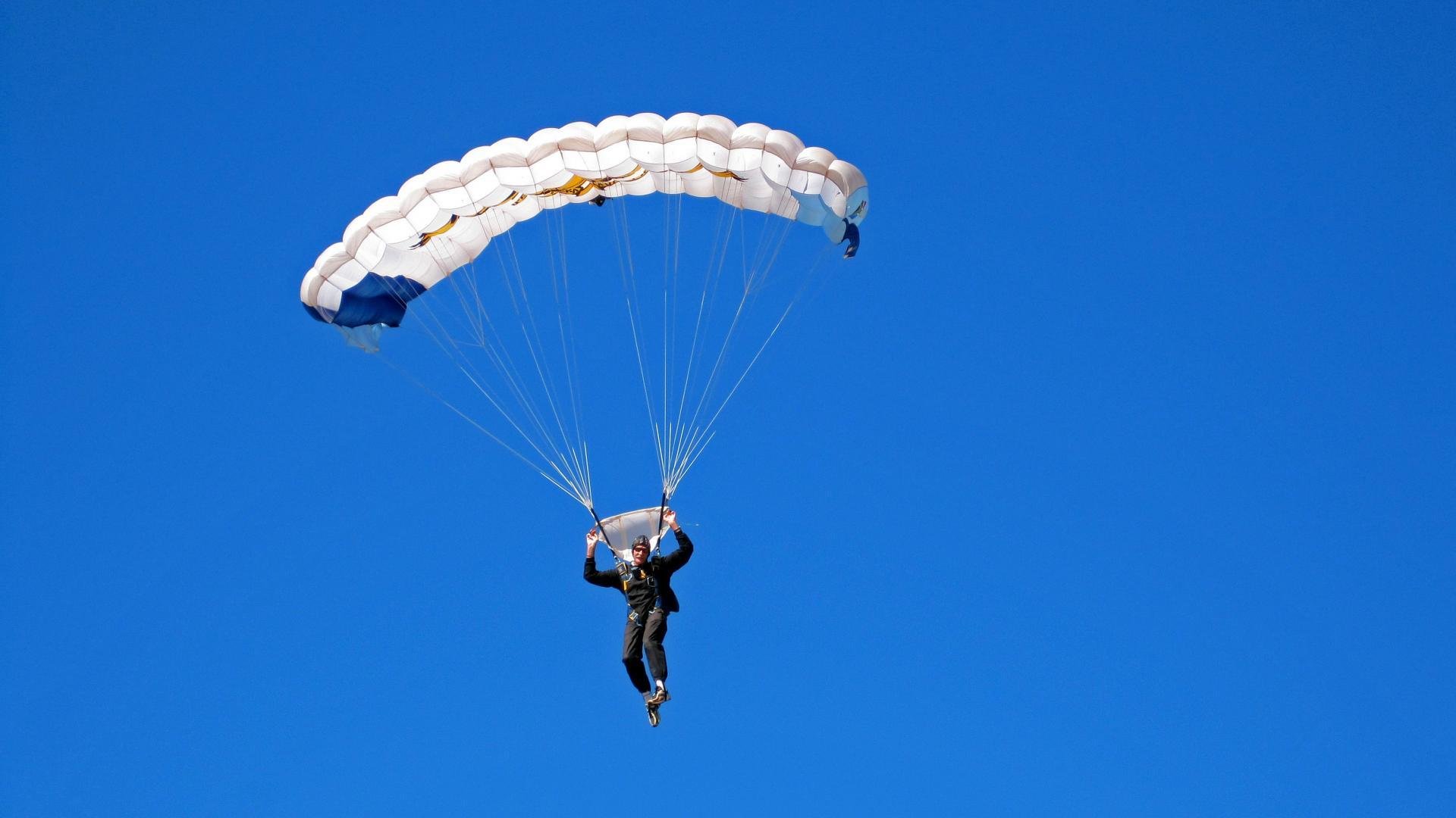 媒体报道中国篮球人才断层问题引发业内多方热议，中国篮球可惜人才
