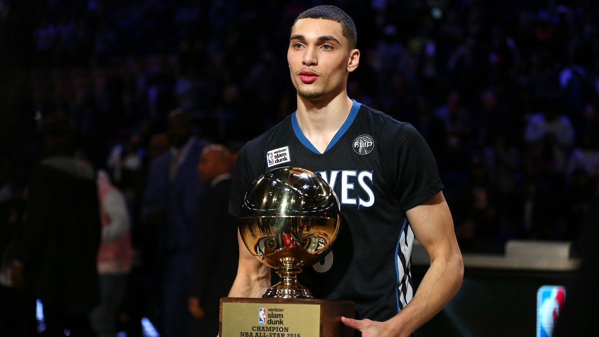 政府助力橄榄球场馆设施建设，橄榄球场地面积