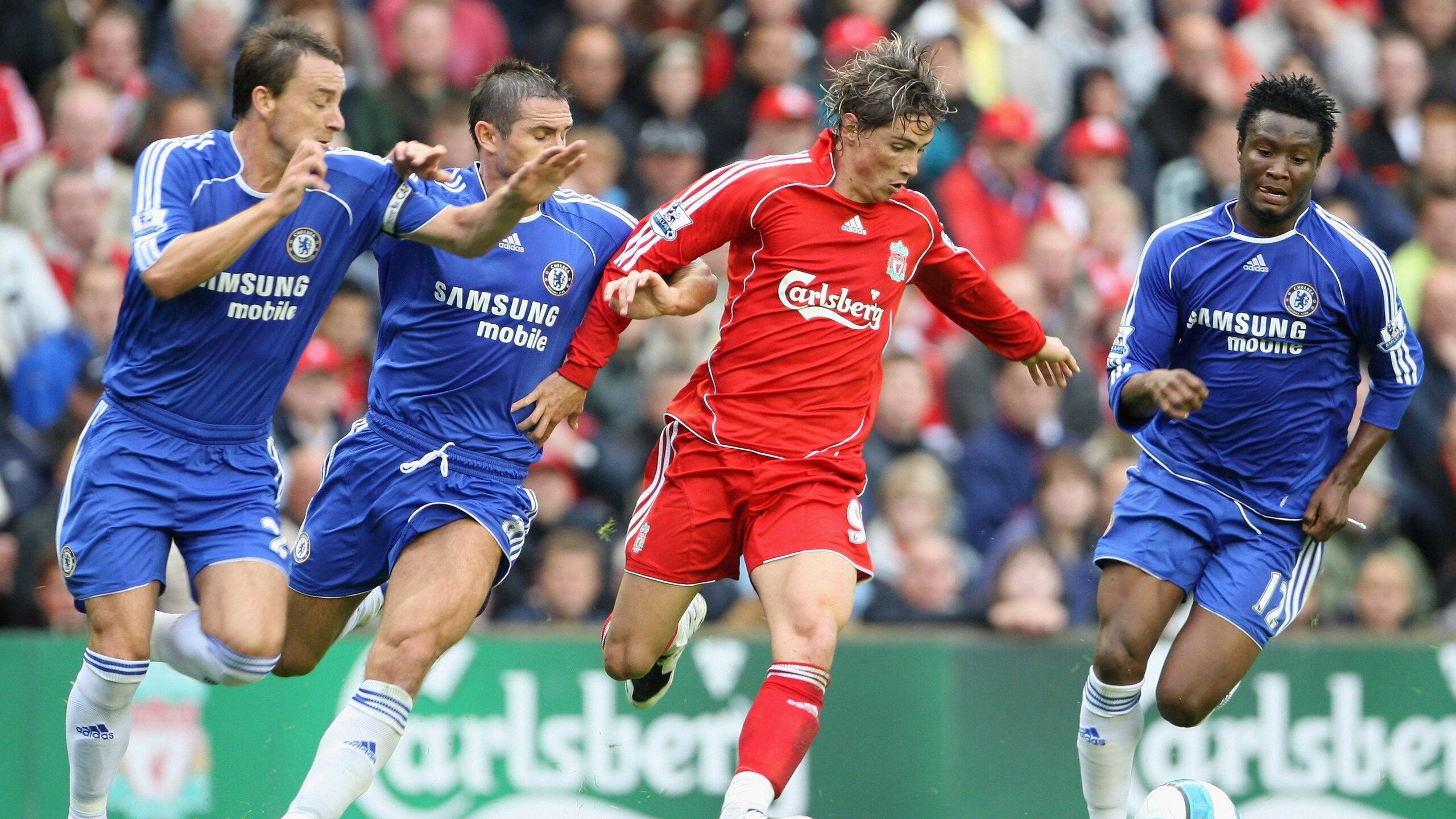 谷爱凌首次尝试冰壶运动乐在其中，谷爱凌2020比赛滑雪视频