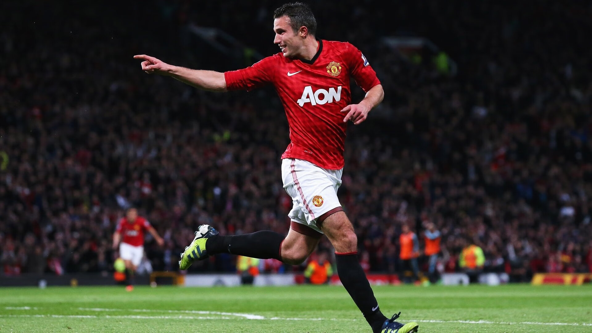 国家队教练组首次引入视频战术分析工具，国家队教练团队